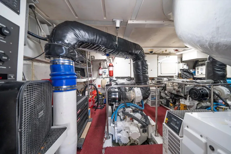 By Residual Yacht Photos Pics 