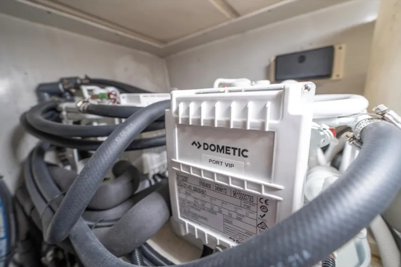 By Residual Yacht Photos Pics 