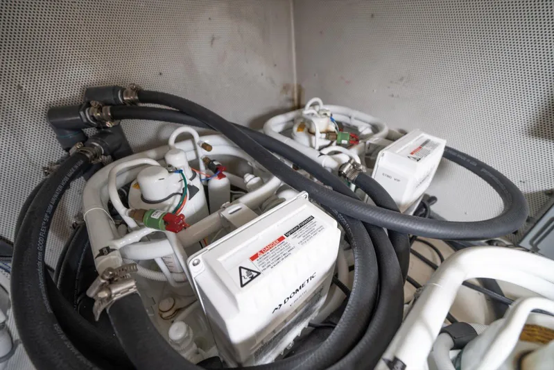 By Residual Yacht Photos Pics 