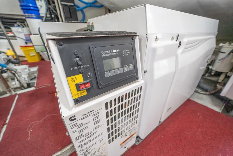 By Residual Yacht Photos Pics 