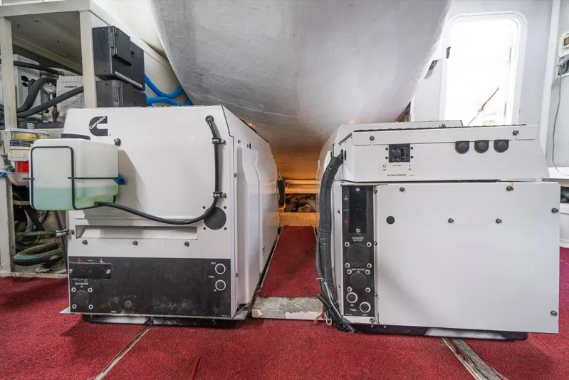 By Residual Yacht Photos Pics 