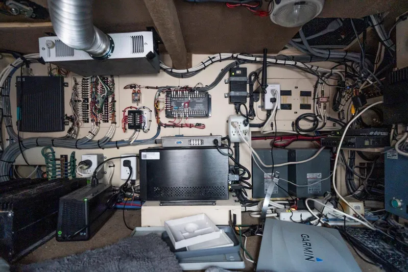 By Residual Yacht Photos Pics 