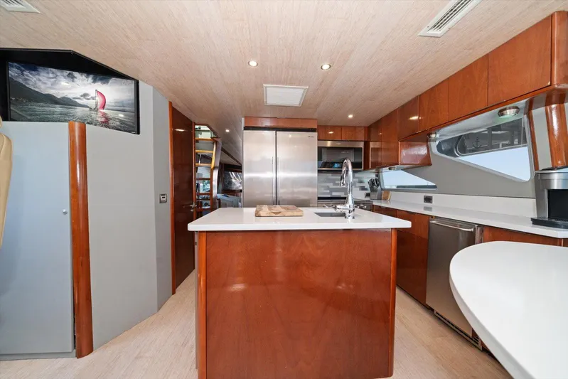 By Residual Yacht Photos Pics 