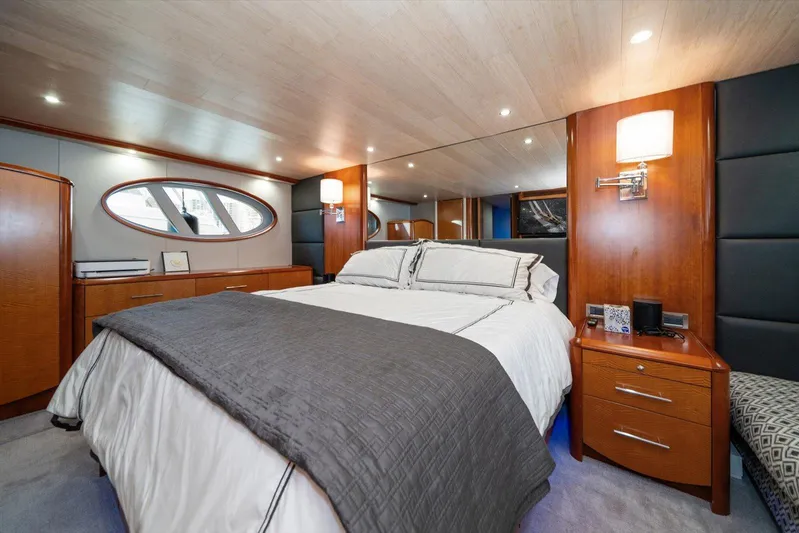 By Residual Yacht Photos Pics 