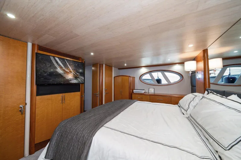 By Residual Yacht Photos Pics 