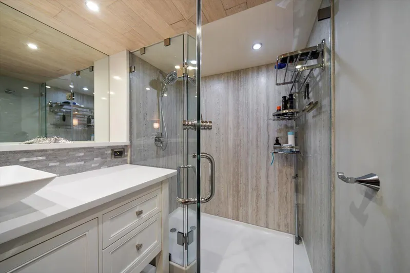 By Residual Yacht Photos Pics 