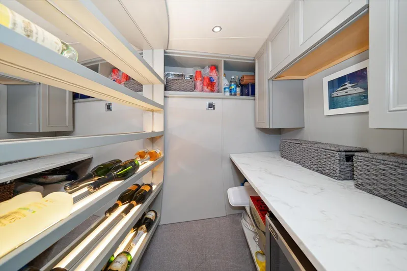 By Residual Yacht Photos Pics 