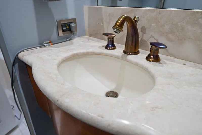 By Residual Yacht Photos Pics 