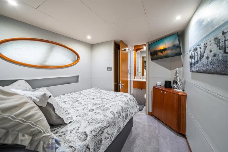 By Residual Yacht Photos Pics 