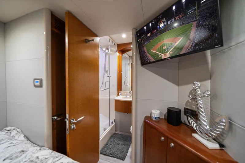 By Residual Yacht Photos Pics 