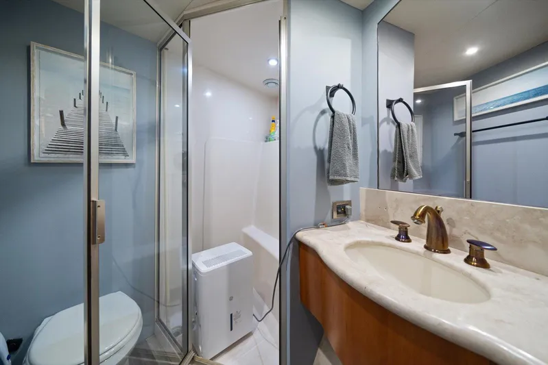 By Residual Yacht Photos Pics 