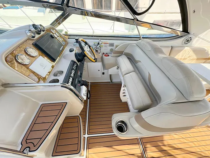  Yacht Photos Pics Helm view