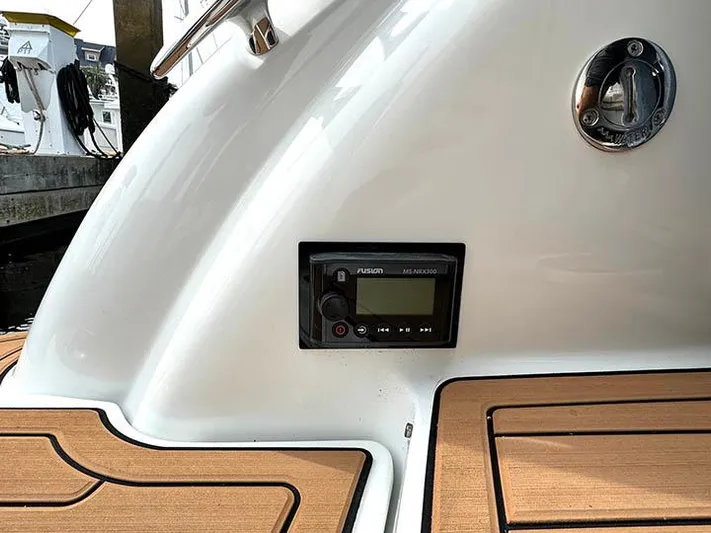  Yacht Photos Pics Aft stereo remote