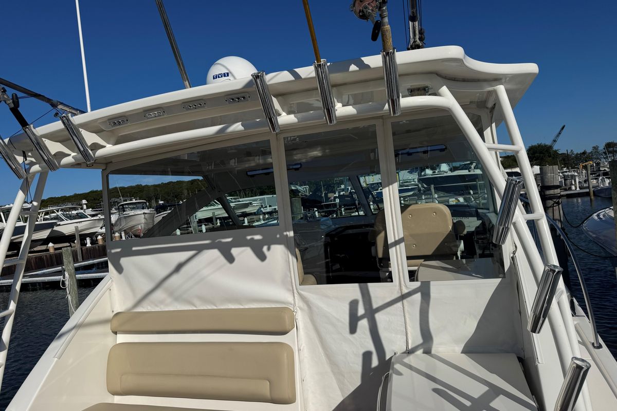 2022 Tiara Yachts 43 