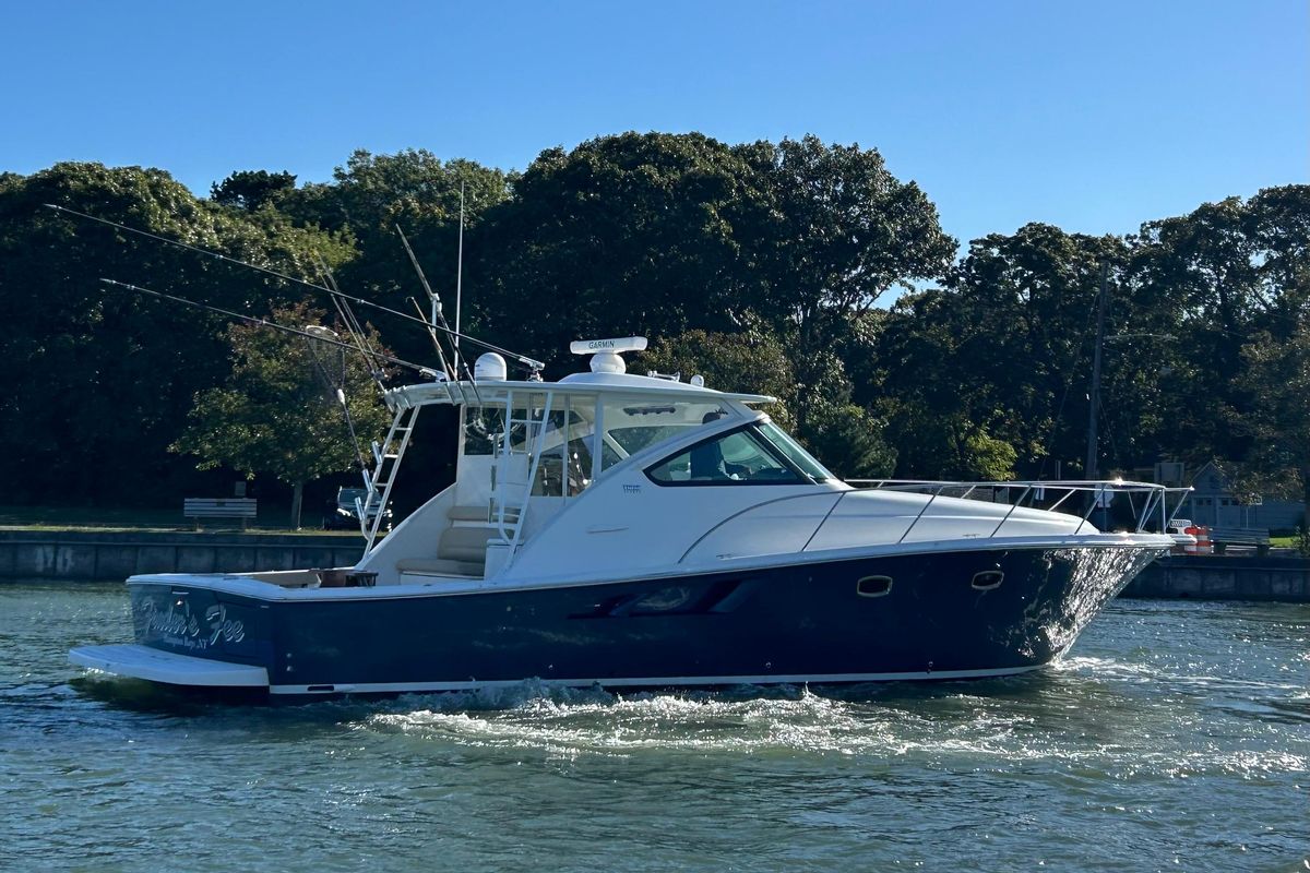 2022 Tiara Yachts 43 