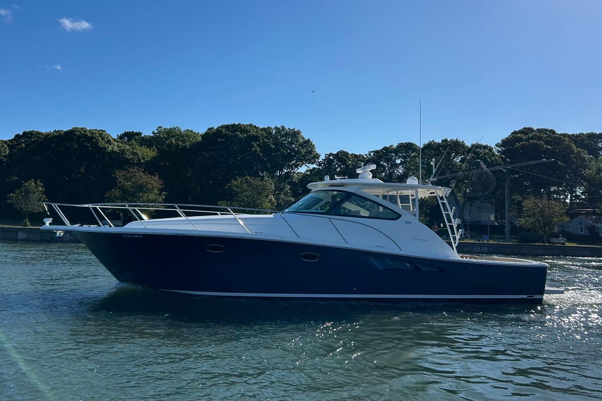 2022 Tiara Yachts 43 