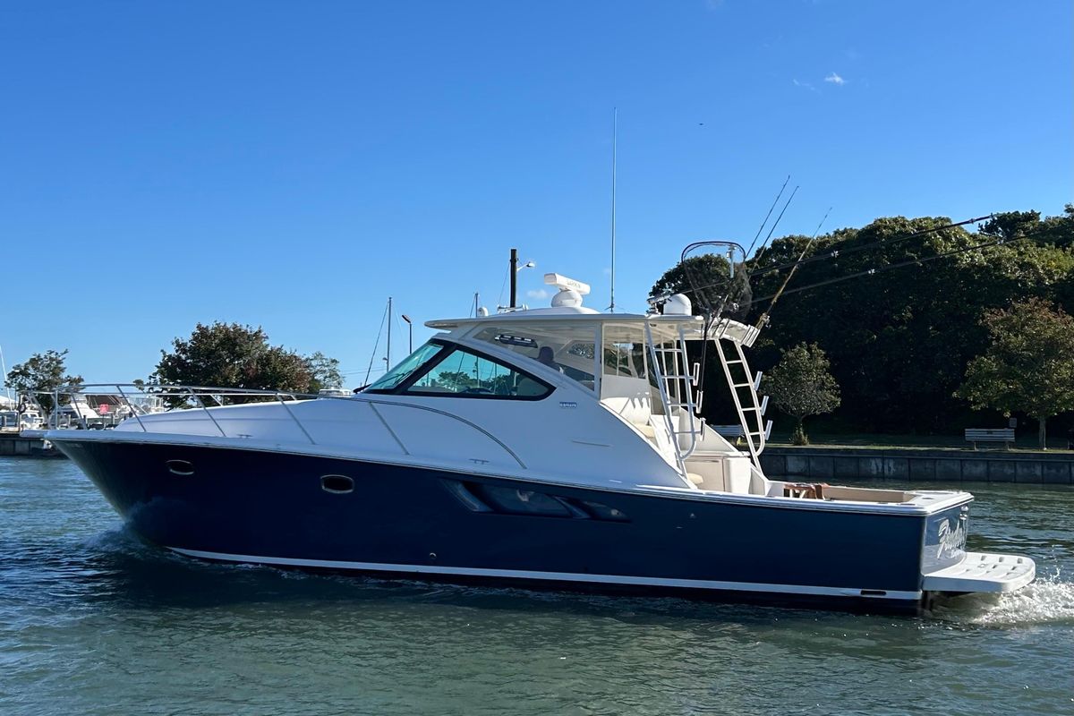 2022 Tiara Yachts 43 