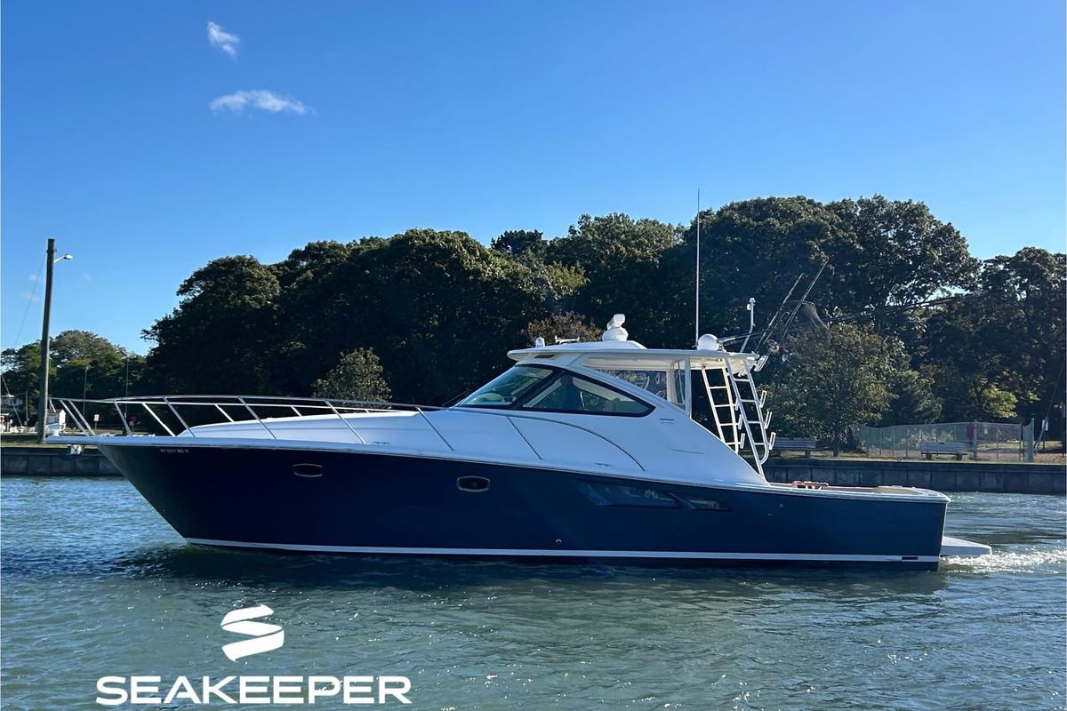 2022 Tiara Yachts 43 