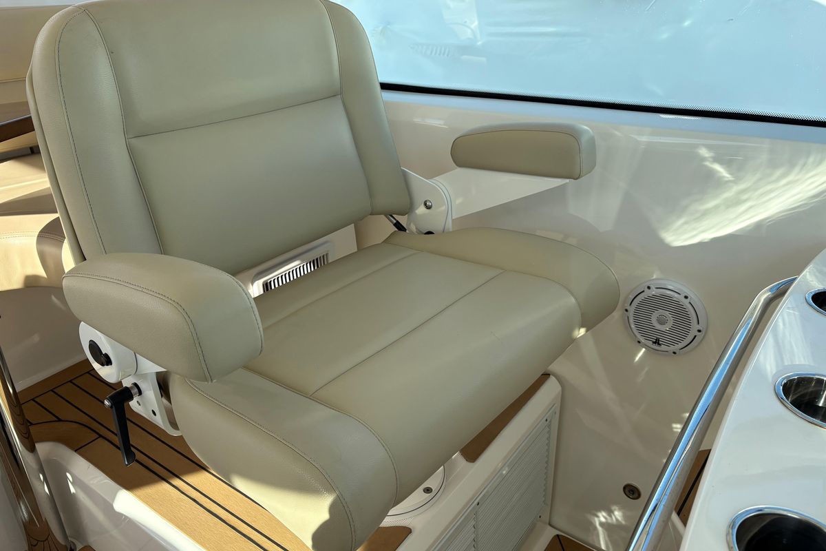 2022 Tiara Yachts 43 