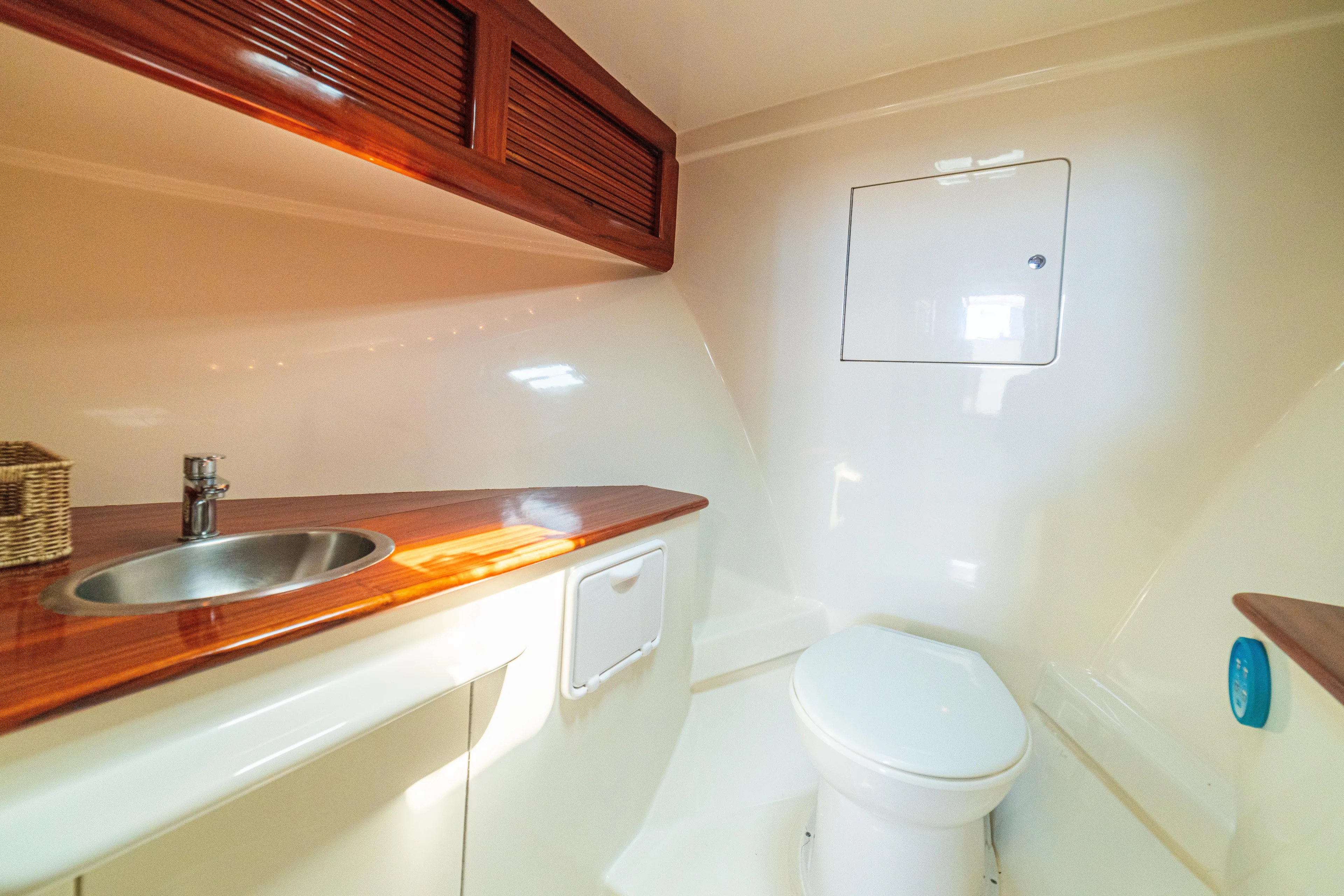 Pez Collector Yacht Photos Pics 2010 Custom Marcam 43 Convertible yacht bathroom with sink and toilet