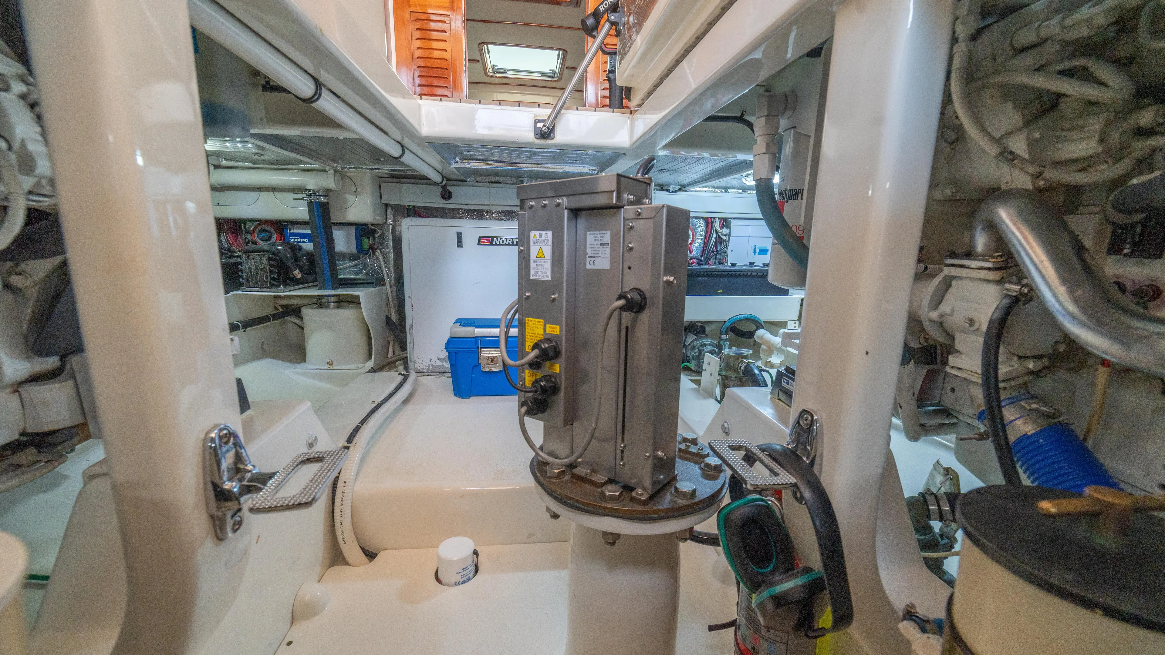 Pez Collector Yacht Photos Pics Engine room of a 2010 Custom Marcam 43 Convertible yacht.