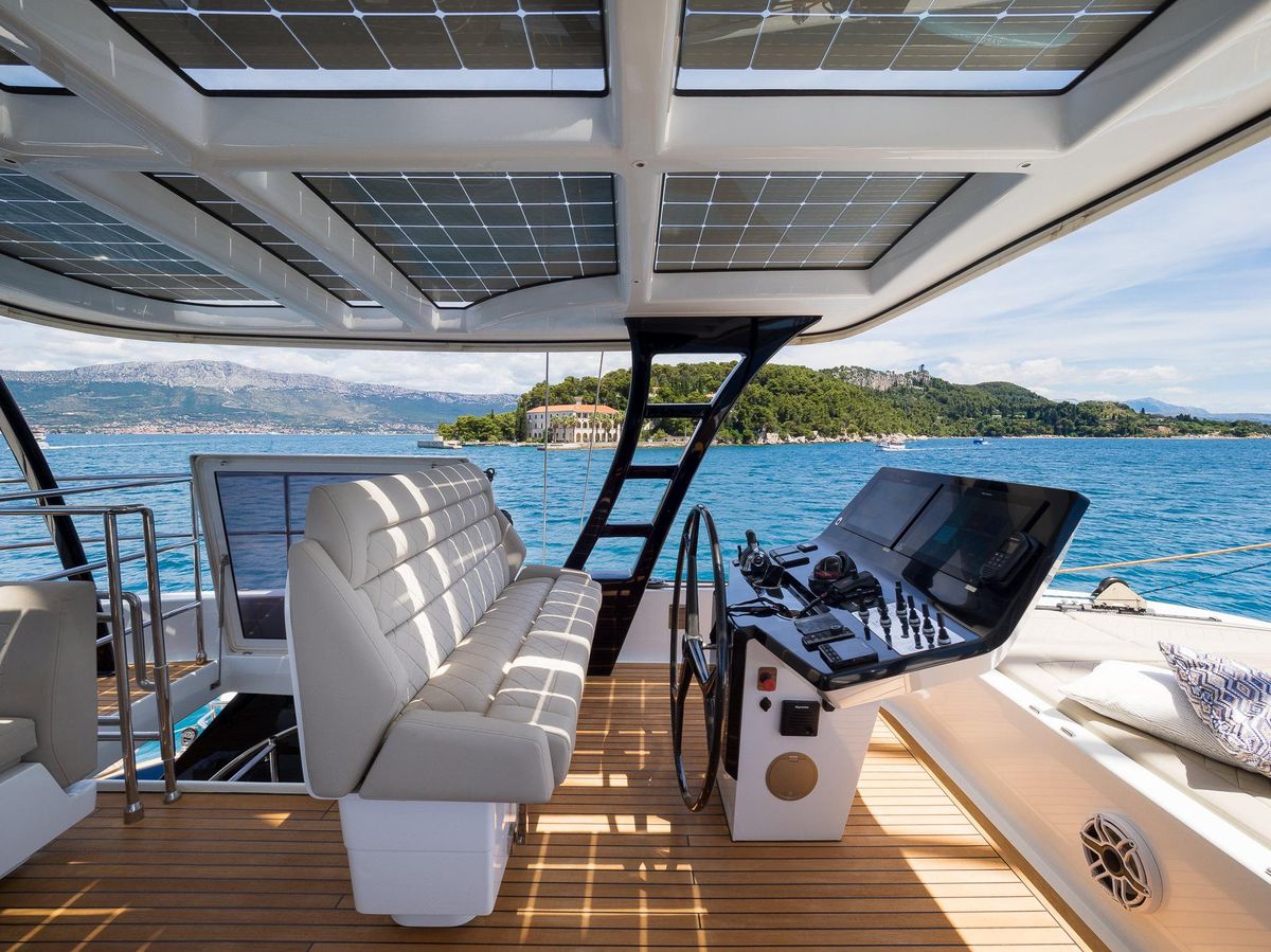 2022 Sunreef 60 