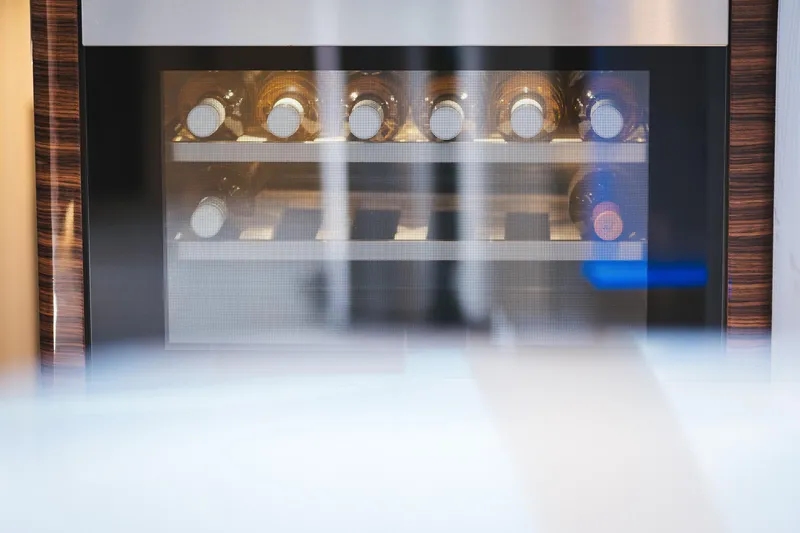 Dessus Yacht Photos Pics 