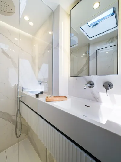 Dessus Yacht Photos Pics 