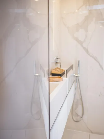 Dessus Yacht Photos Pics 