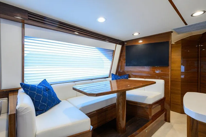 Twin Reels Yacht Photos Pics Viking 68 Twin Reels - Dinette