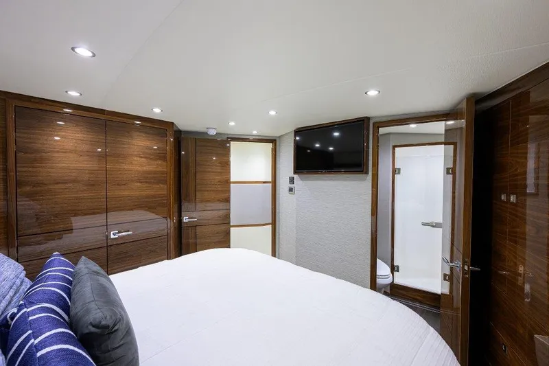 Twin Reels Yacht Photos Pics Viking 68 Twin Reels - Master Stateroom