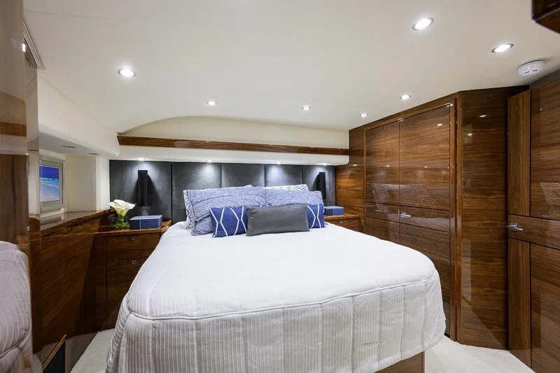 Twin Reels Yacht Photos Pics Viking 68 Twin Reels - Master Stateroom