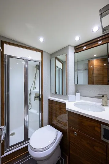 Twin Reels Yacht Photos Pics Viking 68 Twin Reels - Guest Stateroom