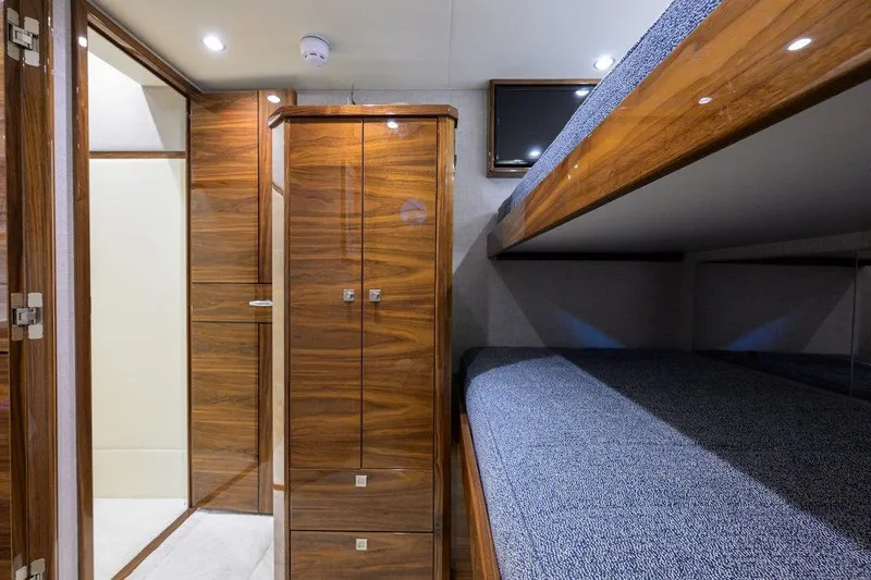 Twin Reels Yacht Photos Pics Viking 68 Twin Reels - Crew