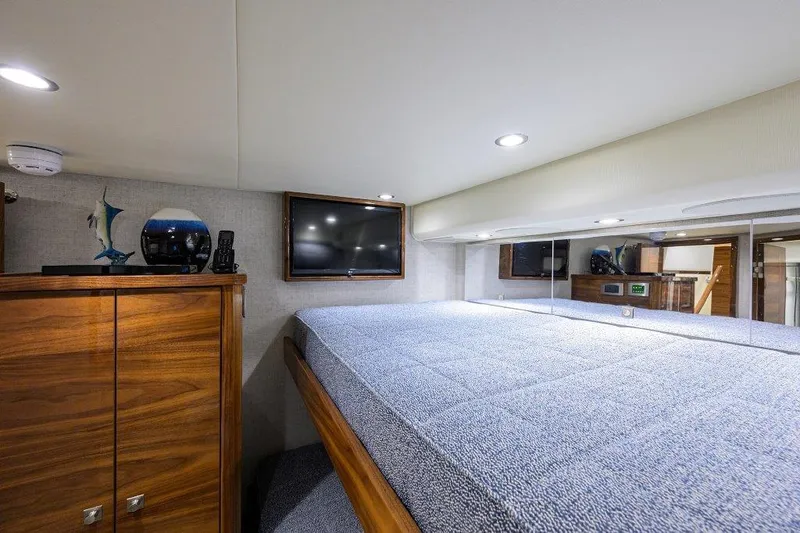 Twin Reels Yacht Photos Pics Viking 68 Twin Reels - Crew