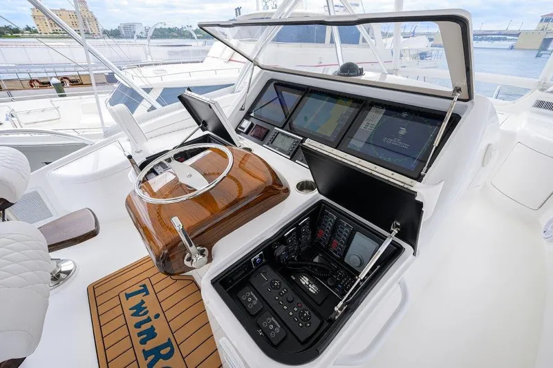 Twin Reels Yacht Photos Pics Viking 68 Twin Reels - Flybridge