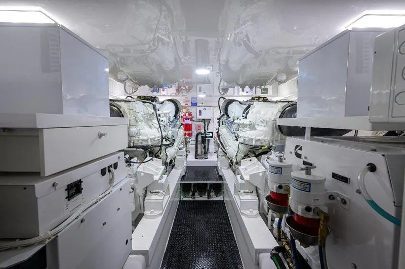 Twin Reels Yacht Photos Pics Viking 68 Twin Reels - Engine Room