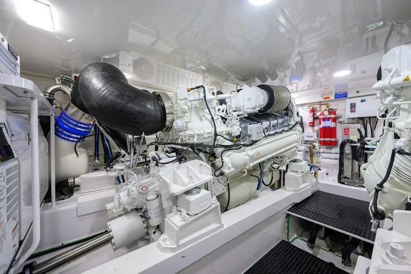 Twin Reels Yacht Photos Pics Viking 68 Twin Reels - Engine Room