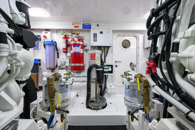 Twin Reels Yacht Photos Pics Viking 68 Twin Reels - Engine Room