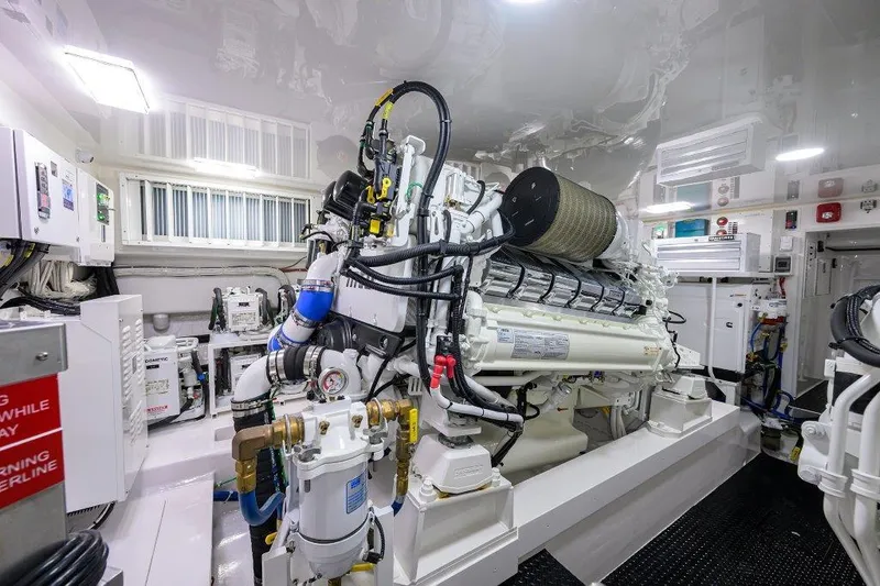 Twin Reels Yacht Photos Pics Viking 68 Twin Reels - Engine Room