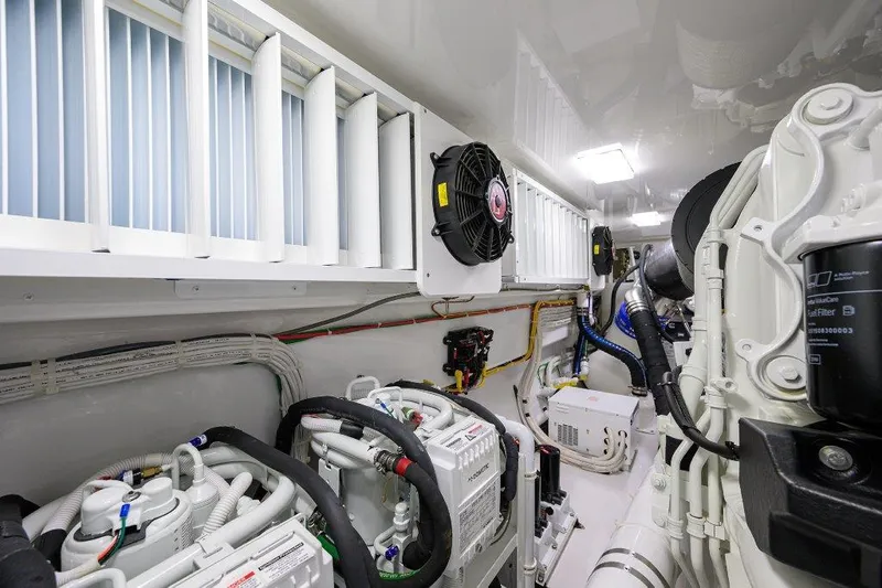 Twin Reels Yacht Photos Pics Viking 68 Twin Reels - Engine Room