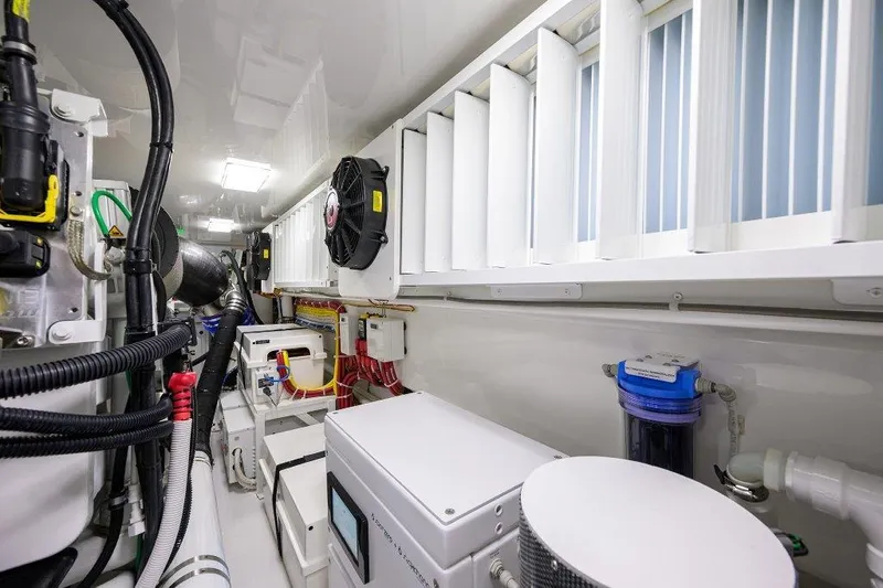 Twin Reels Yacht Photos Pics Viking 68 Twin Reels - Engine Room