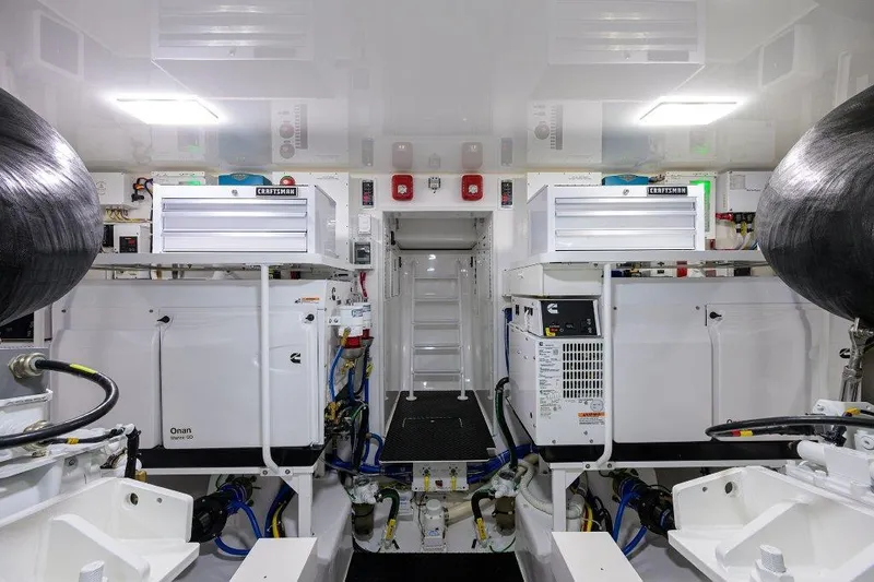 Twin Reels Yacht Photos Pics Viking 68 Twin Reels - Engine Room