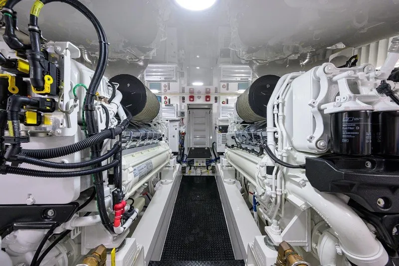 Twin Reels Yacht Photos Pics Viking 68 Twin Reels - Engine Room