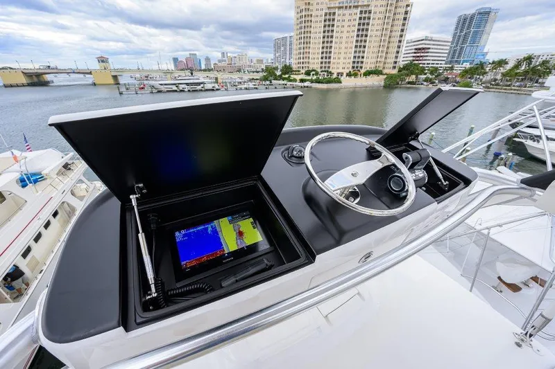 Twin Reels Yacht Photos Pics Viking 68 Twin Reels - Tower