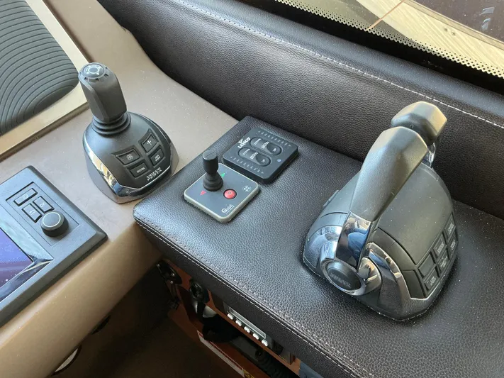 Relax Yacht Photos Pics 