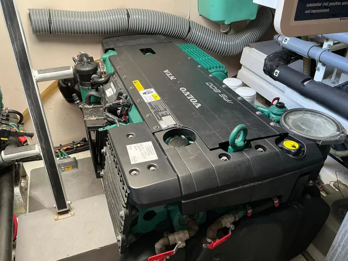 Relax Yacht Photos Pics 