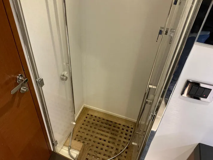 Relax Yacht Photos Pics 