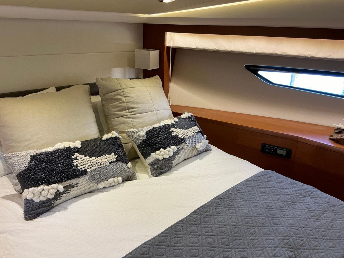 2015 Prestige 50 