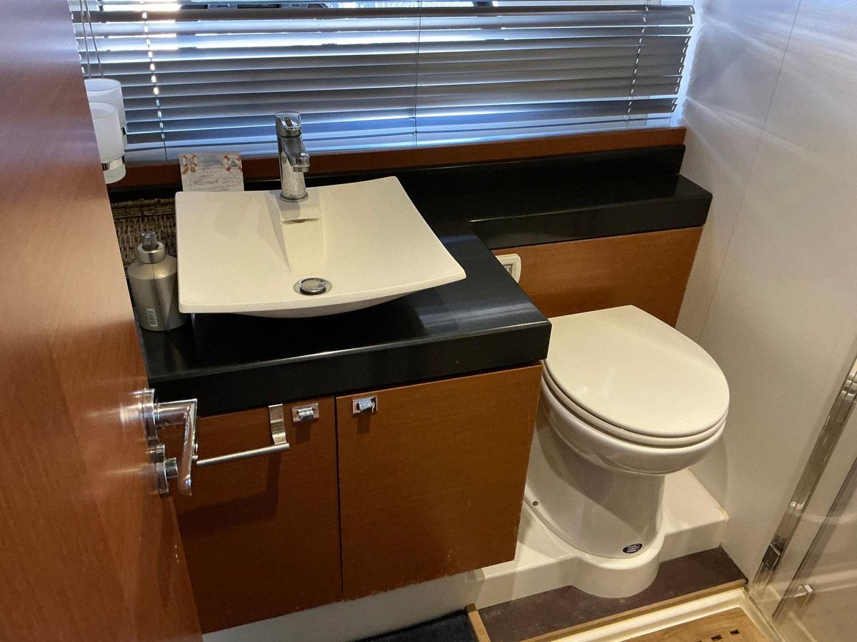2015 Prestige 50 